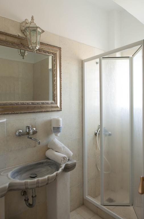Hotel Begleri Antiparos Town Chambre photo